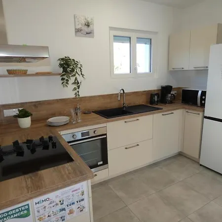 Holiday home Maison Conviviale A 500m De La Plage, Animaux Admis, Terrasse Et Wifi - Fr-1-540-307 *